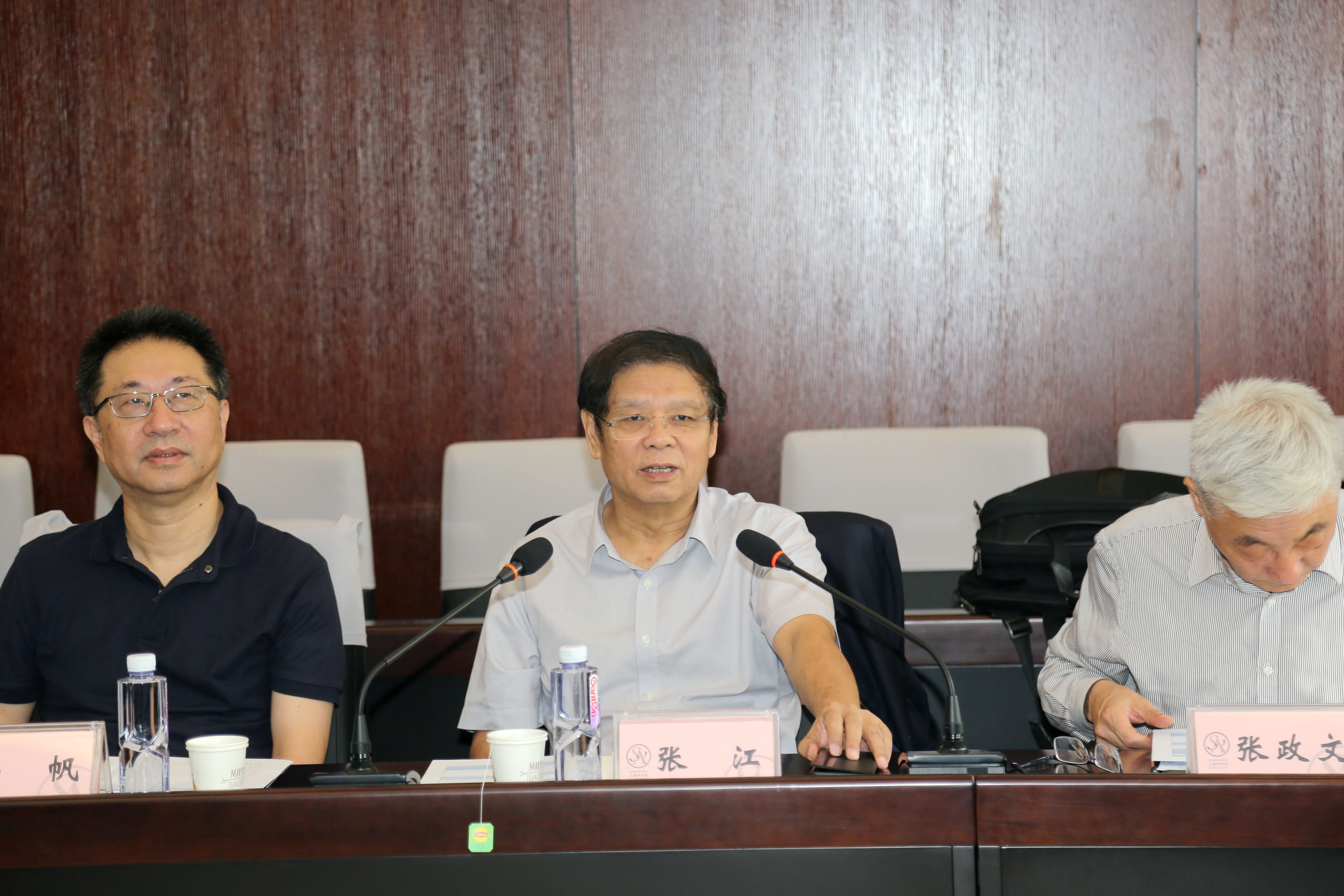 张江教授在致辞中指出,中国两千年有着深刻的经学阐释传统,当代的文学